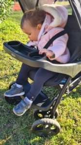 poussette enfants rapprochés